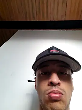 Snapshot of Santi2323xxX chatting on 12.01.25 Santi2323xxX online show from 12.01.25