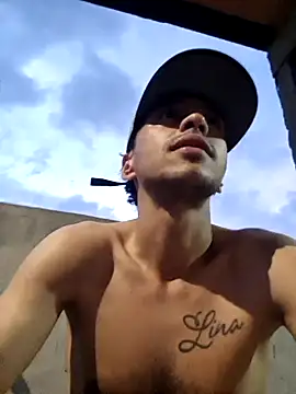 Snapshot of Santi2323xxX chatting on 02.08.26 Santi2323xxX online show from 02.08.26