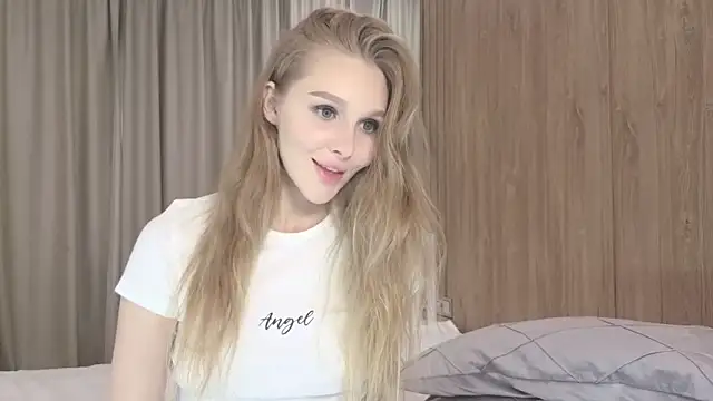 Brigitte Bardot online show from 09.10.25