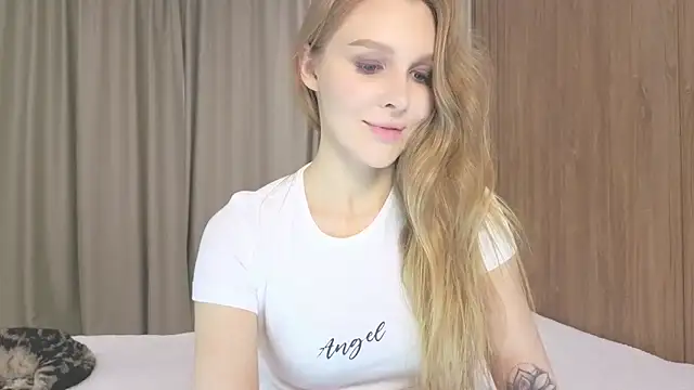 Brigitte Bardot online show from 09.22.25