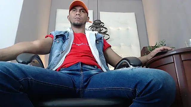 Snapshot of Sander_ath chatting on 10.01.25 Sander ath online show from 10.01.25