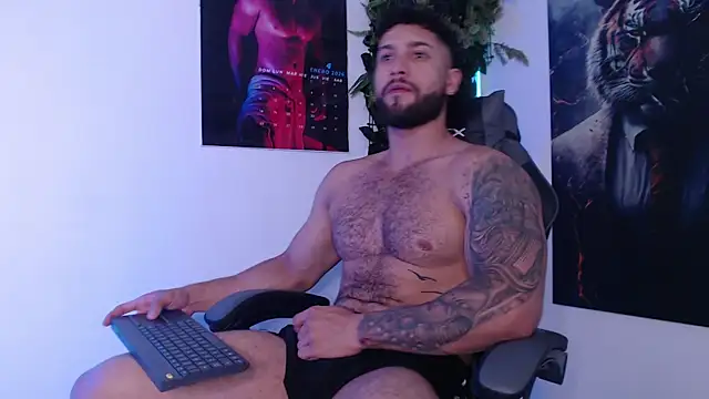 Snapshot of massimofiore_ chatting on 07.26.26 massimofiore online show from 07.26.26
