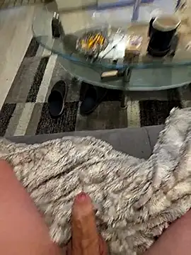 Snapshot of bigdicksklave chatting on 10.07.25 bigdicksklave online show from 10.07.25