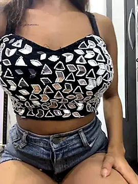 layra 9900 online show from 10.26.25