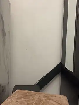 layra 9900 online show from 10.29.25