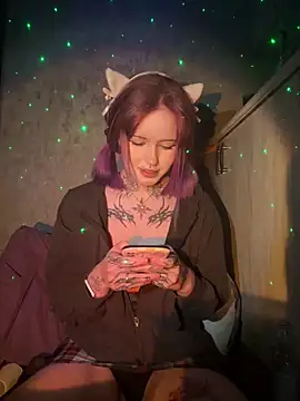 n1ghtcloud online show from 10.12.25