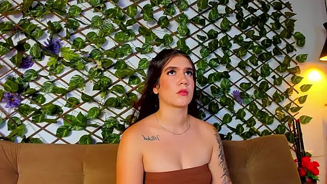 Snapshot of kloe_bella chatting on 09.11.25 kloe bella online show from 09.11.25