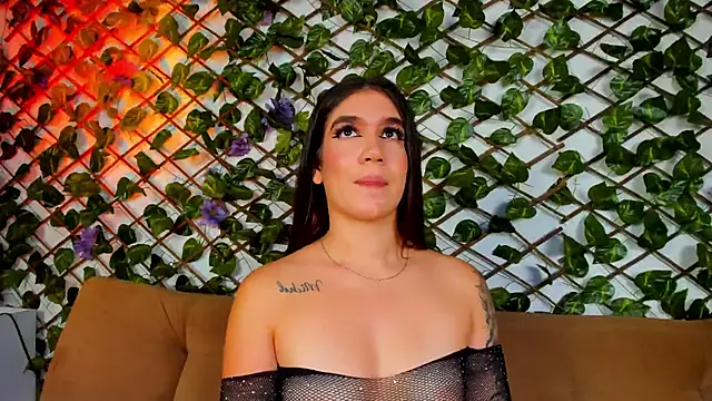 Snapshot of kloe_bella chatting on 09.16.25 kloe bella online show from 09.16.25