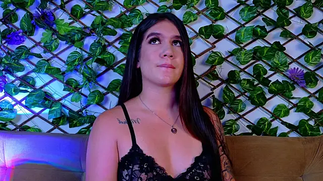 Snapshot of kloe_bella chatting on 10.09.25 kloe bella online show from 10.09.25