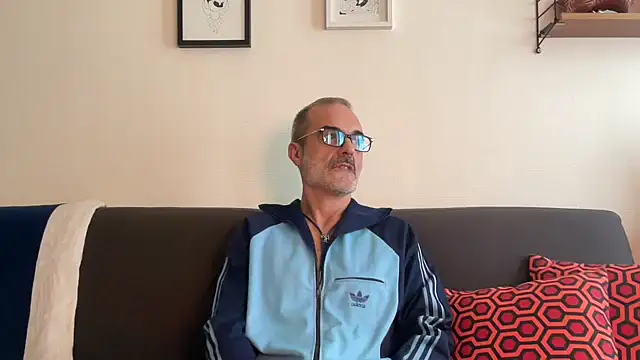 Snapshot of Milkywaymen chatting on 10.21.25 Milkywaymen online show from 10.21.25