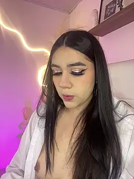 Zoe Serrat online show from 10.02.25