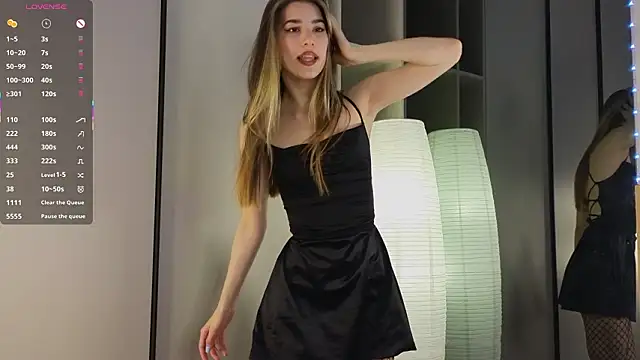 Quinavelle online show from 03.04.26