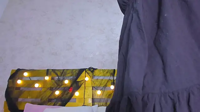 thalia888  online show from 10.30.25