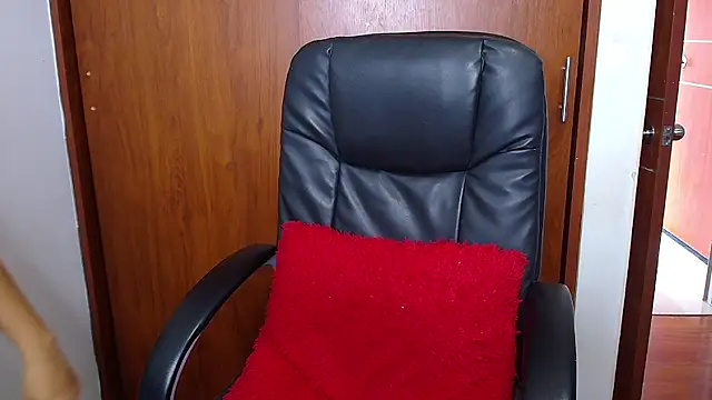 melikaronit2 online show from 10.29.25