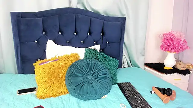 KateOwens  online show from 02.07.26