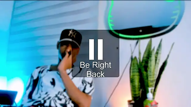 Snapshot of tiago_xxx_ chatting on 10.29.25 tiago xxx online show from 10.29.25