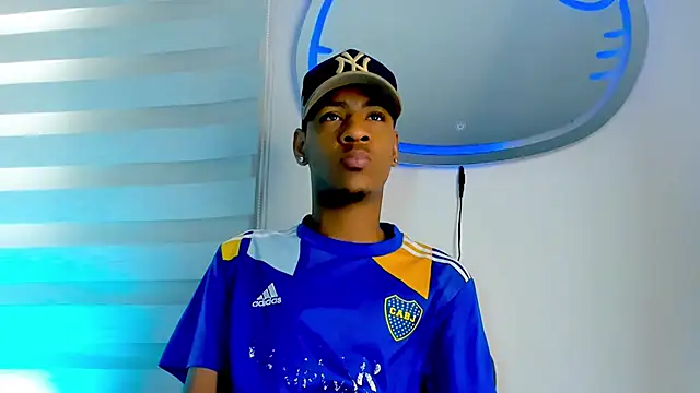 Snapshot of tiago_xxx_ chatting on 11.11.25 tiago xxx online show from 11.11.25