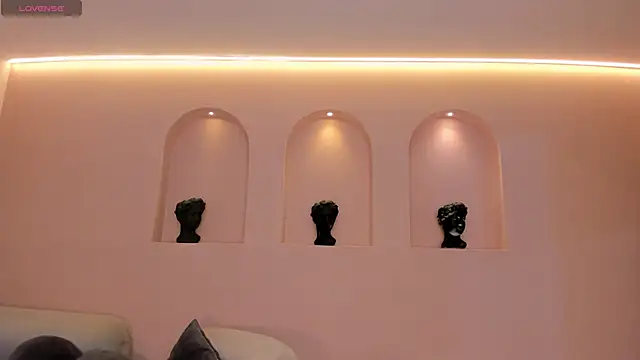 Snapshot of LeahNovac chatting on 10.25.25 LeahNovac online show from 10.25.25