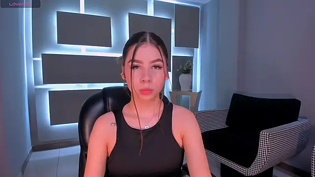 Snapshot of TiffannySins chatting on 10.07.25 TiffannySins online show from 10.07.25