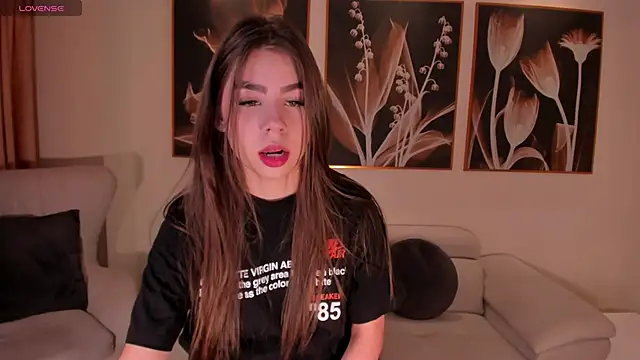 Snapshot of TiffannySins chatting on 11.09.25 TiffannySins online show from 11.09.25