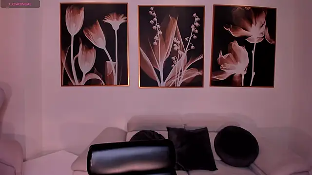 Snapshot of TiffannySins chatting on 03.03.26 TiffannySins online show from 03.03.26