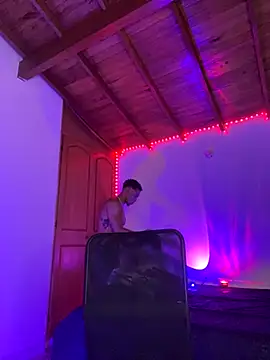 Snapshot of RickKrong_ chatting on 09.18.25 RickKrong online show from 09.18.25