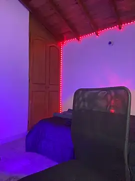 Snapshot of RickKrong_ chatting on 09.28.25 RickKrong online show from 09.28.25