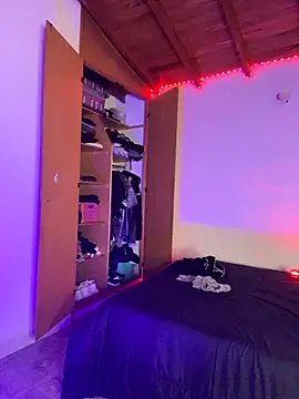 Snapshot of RickKrong_ chatting on 10.24.25 RickKrong online show from 10.24.25