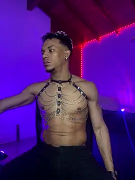 Snapshot of RickKrong_ chatting on 11.02.25 RickKrong online show from 11.02.25