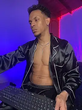 Snapshot of RickKrong_ chatting on 11.09.25 RickKrong online show from 11.09.25