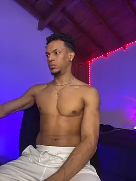 Snapshot of RickKrong_ chatting on 11.09.25 RickKrong online show from 11.09.25