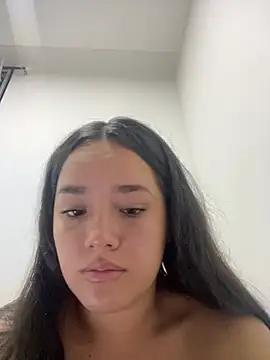 Snapshot of Luciaparker03 chatting on 07.18.26 Luciaparker03 online show from 07.18.26