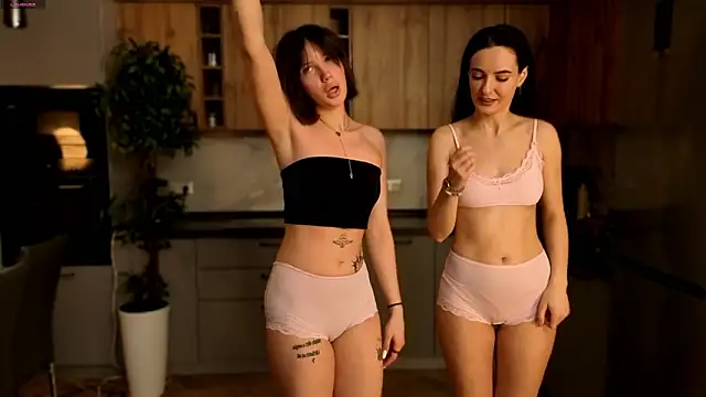 Snapshot of Anny_Molly chatting on 02.18.26 Anny Molly online show from 02.18.26