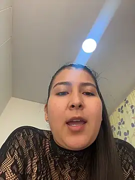 Snapshot of evelyn_1702 chatting on 05.12.26 evelyn 1702 online show from 05.12.26