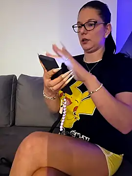 Snapshot of Swiss_Lady chatting on 09.24.25 Swiss Lady online show from 09.24.25