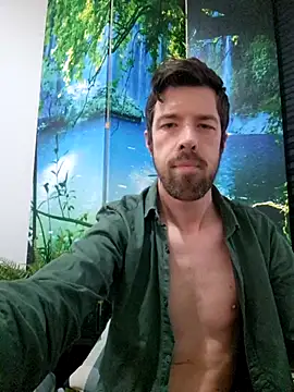 Snapshot of welcome-to-the-jungle chatting on 10.23.25 welcome-to-the-jungle online show from 10.23.25