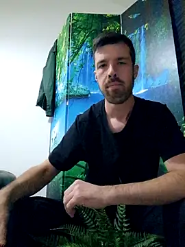 Snapshot of welcome-to-the-jungle chatting on 10.27.25 welcome-to-the-jungle online show from 10.27.25