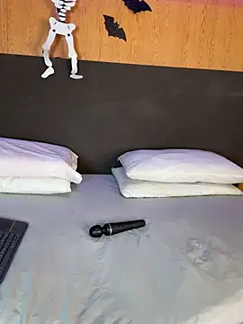 Snapshot of Alexia__cox chatting on 10.31.25 Alexia cox online show from 10.31.25