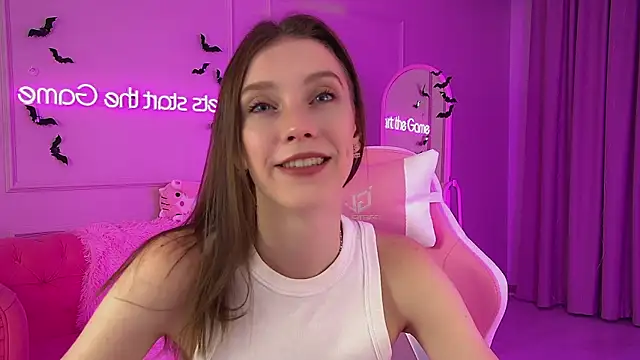 Snapshot of VeronicaVances chatting on 10.16.25 VeronicaVances online show from 10.16.25