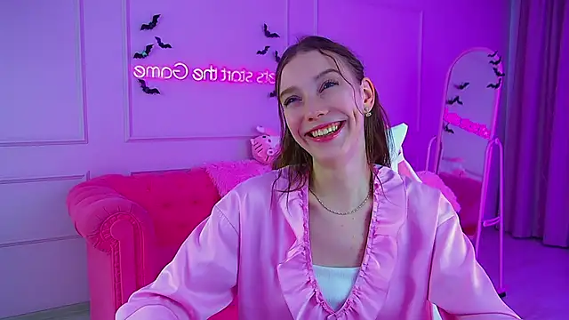 Snapshot of VeronicaVances chatting on 11.06.25 VeronicaVances online show from 11.06.25