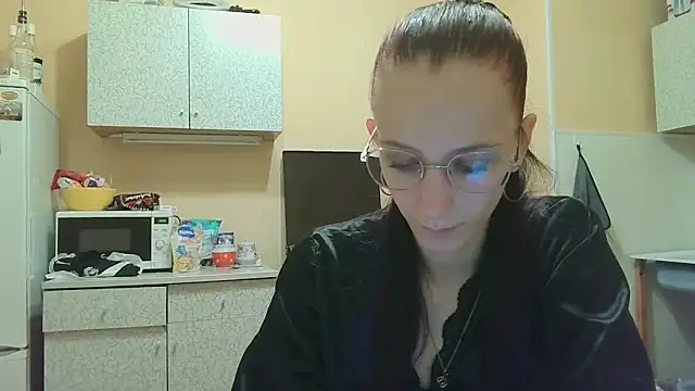 Lucy Divine online show from 09.18.25