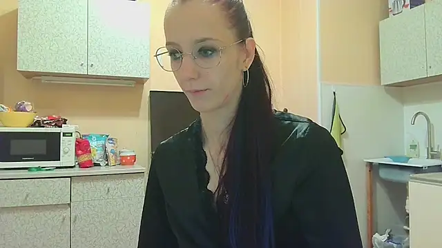Lucy Divine online show from 09.19.25