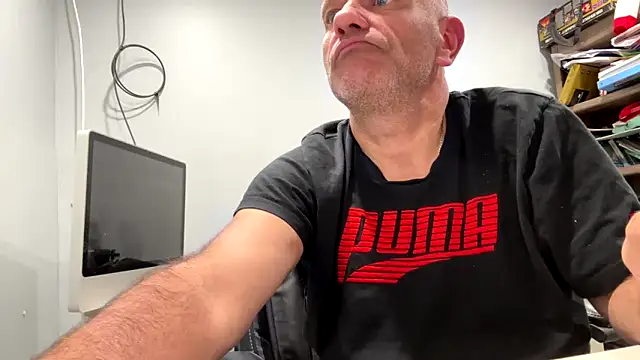 frankyjones8989 online show from 10.18.25