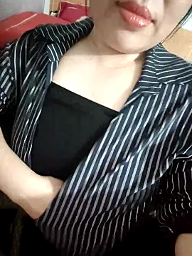 Snapshot of Julyy08 chatting on 09.30.25 Julyy08 online show from 09.30.25