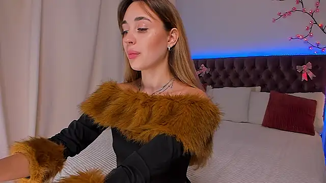 Snapshot of AlexaWilds chatting on 10.11.25 AlexaWilds online show from 10.11.25