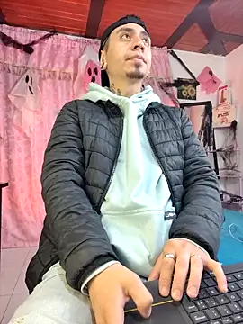 Snapshot of abnerdam01 chatting on 10.23.25 abnerdam01 online show from 10.23.25