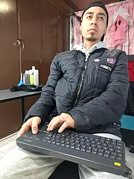 Snapshot of abnerdam01 chatting on 10.27.25 abnerdam01 online show from 10.27.25