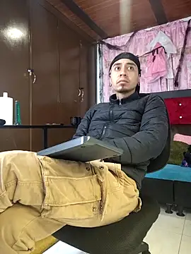 Snapshot of abnerdam01 chatting on 10.28.25 abnerdam01 online show from 10.28.25