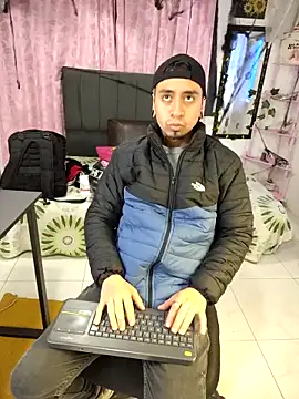 Snapshot of abnerdam01 chatting on 10.29.25 abnerdam01 online show from 10.29.25