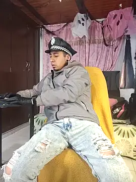 Snapshot of abnerdam01 chatting on 10.30.25 abnerdam01 online show from 10.30.25